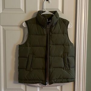 THEORY OLIVE DOWN PUFFER VEST